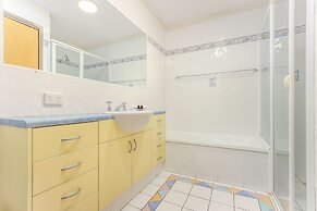 Lennox Beach Resort