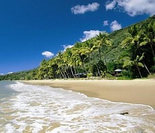 Ellis Beach Oceanfront Bungalows