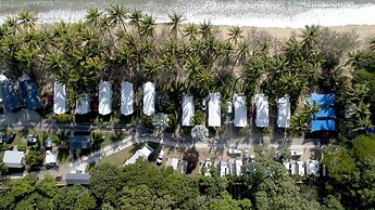 Ellis Beach Oceanfront Bungalows
