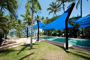 Ellis Beach Oceanfront Bungalows