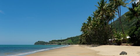 Ellis Beach Oceanfront Bungalows