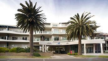 The Waves Apartments