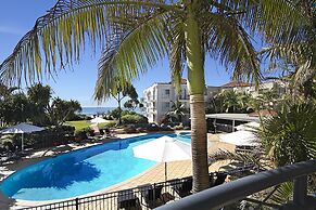Golden Riviera Beach Resort