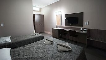 Bluestone Motor Inn