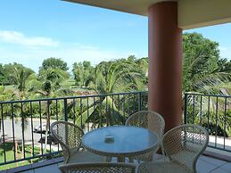 Cullen Bay Resort
