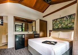 Palms City Resort