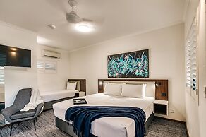 Palms City Resort