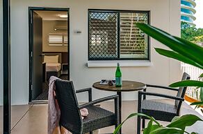 Palms City Resort