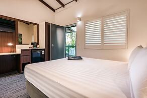 Palms City Resort