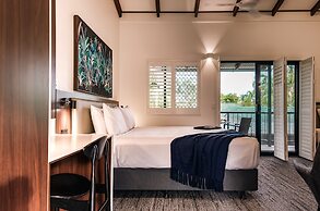 Palms City Resort