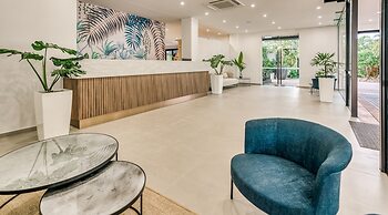 Palms City Resort