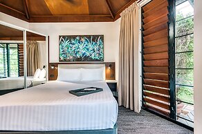 Palms City Resort