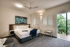 Palms City Resort