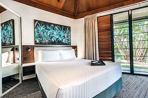 Palms City Resort