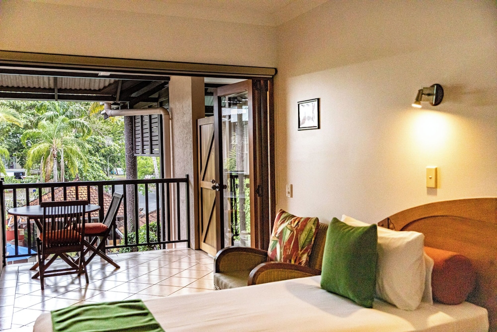 Hibiscus Resort & Spa