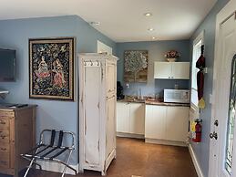 Green Oaks Bed and Breakfast