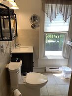 Green Oaks Bed and Breakfast