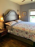 Green Oaks Bed and Breakfast