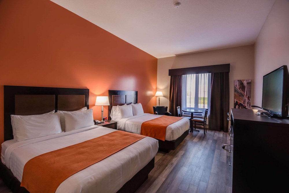 Econo Lodge Inn & Suites