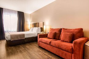 Econo Lodge Inn & Suites