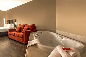 Econo Lodge Inn & Suites