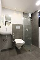 Hotel Kamran Residency - Near US Embassy