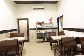 Hotel Kamran Residency - Near US Embassy