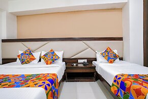 Hotel Kamran Residency - Near US Embassy