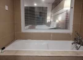 Hotel Abu Palace - Chennai