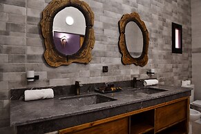 Oscar Hotel by Atlas Studios