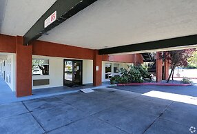Olympic Inn & Suites