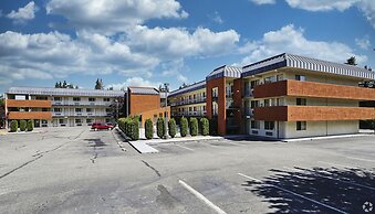 Olympic Inn & Suites