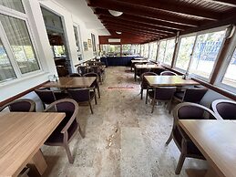 Hotel Lunay