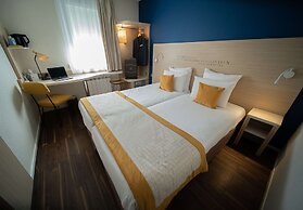 Hotel Kyriad Lyon Est - Bron Eurexpo Le Cottage