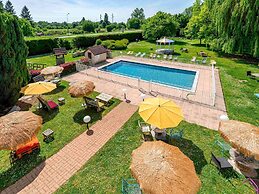 Greet Hotel Beaune