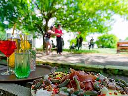 Greet Hotel Beaune
