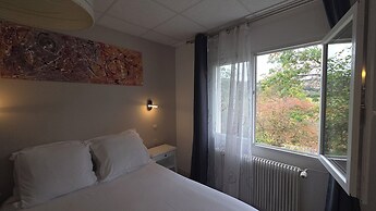 HOTEL RESTAURANT MAS LE CHATELET