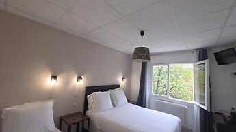 HOTEL RESTAURANT MAS LE CHATELET