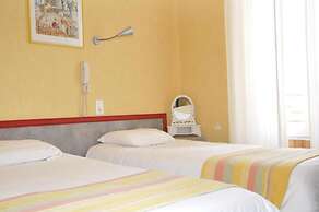 Sarl Hotel Cesar