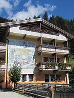 Hotel Azola