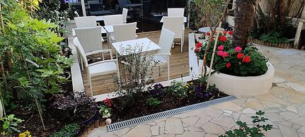 Logis Hotel Les Bleuets