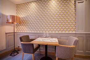 Brit Hotel Les Voyageurs