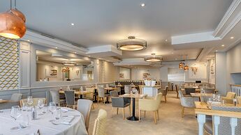 Brit Hotel Les Voyageurs