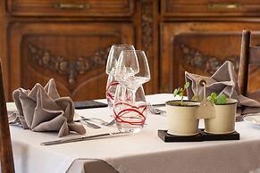 Logis Hotel Restaurant Du Pont