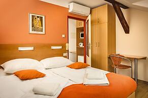 Hotel Golden City Garni