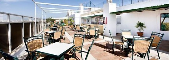 Hotel Monarque El Rodeo