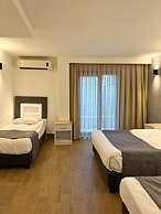 Hotel Peninsula