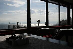 Hotel Peninsula