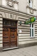 Dizzy Daisy Hostel