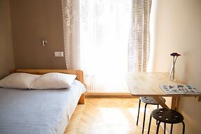 Dizzy Daisy Hostel